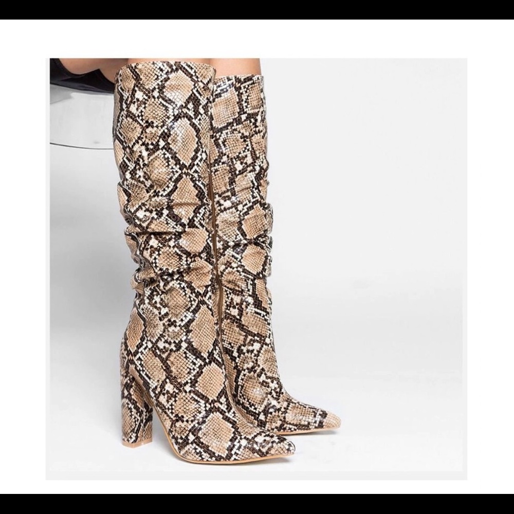 Gorgeous Women’s Embossed Python Vegan Boots Size… - image 3